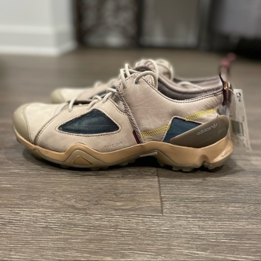 Adidas Type 0-4 0Amc Khaki sz 10, 10.5, 11